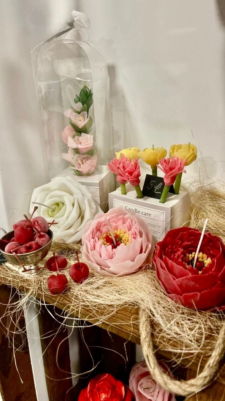 Candles Petals — Produto artesanal e arte ucraniana no Bruno & Polli’s em Algés