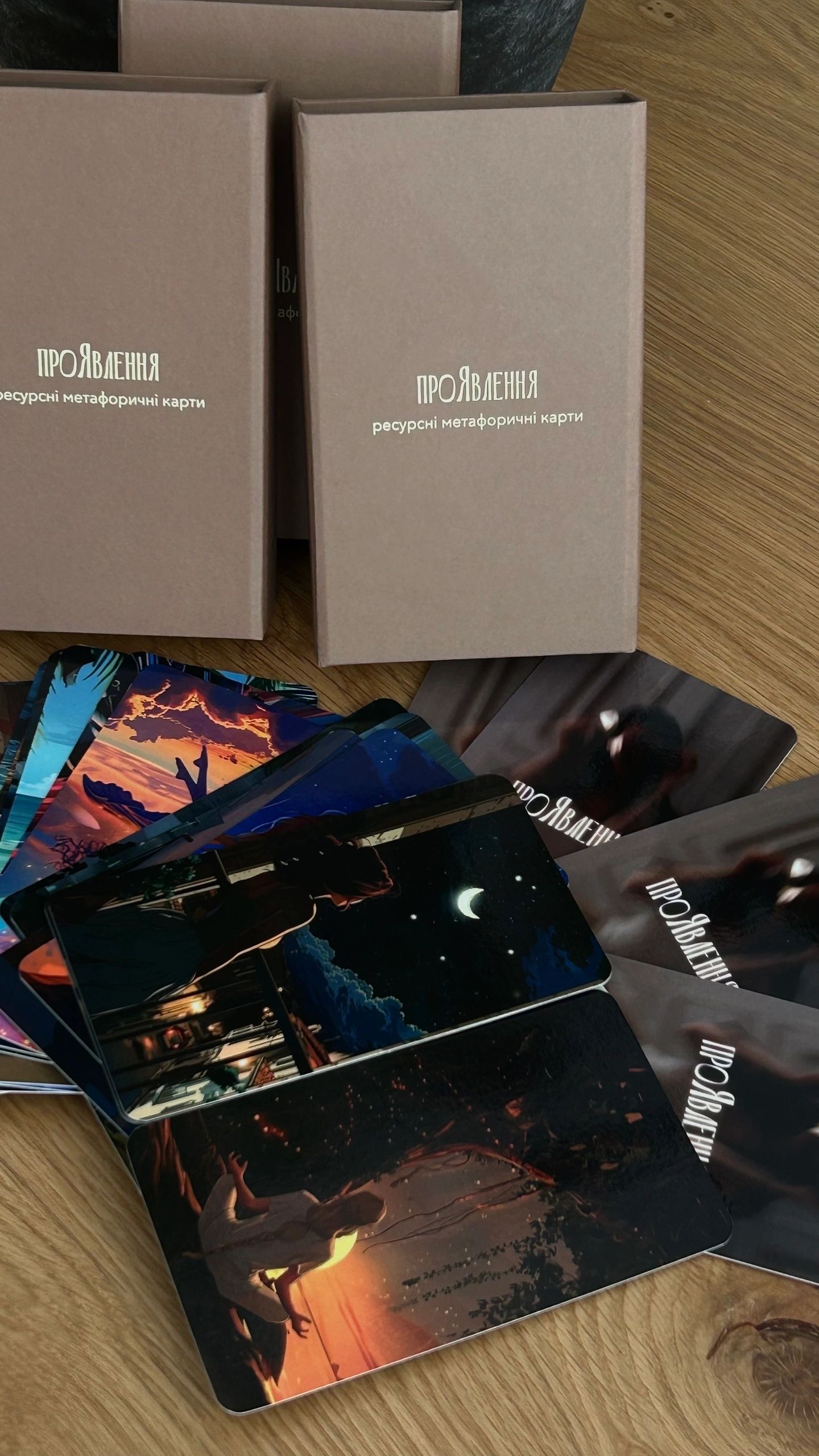 Cartas metafóricas — Produto artesanal e arte ucraniana no Bruno & Polli’s em Algés